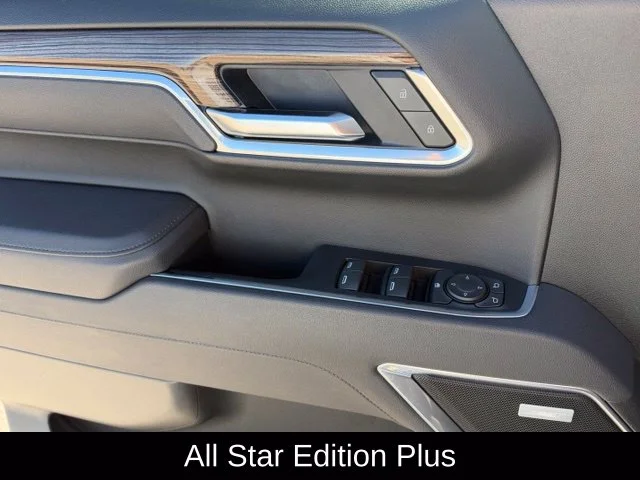 Used 2025 White Chevrolet RST image 11