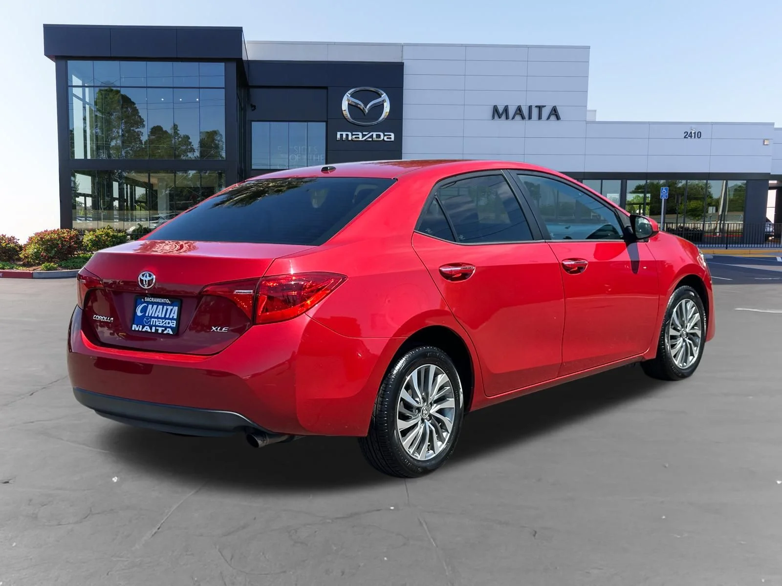Used 2019 Barcelona Red Metallic Toyota XLE image 3