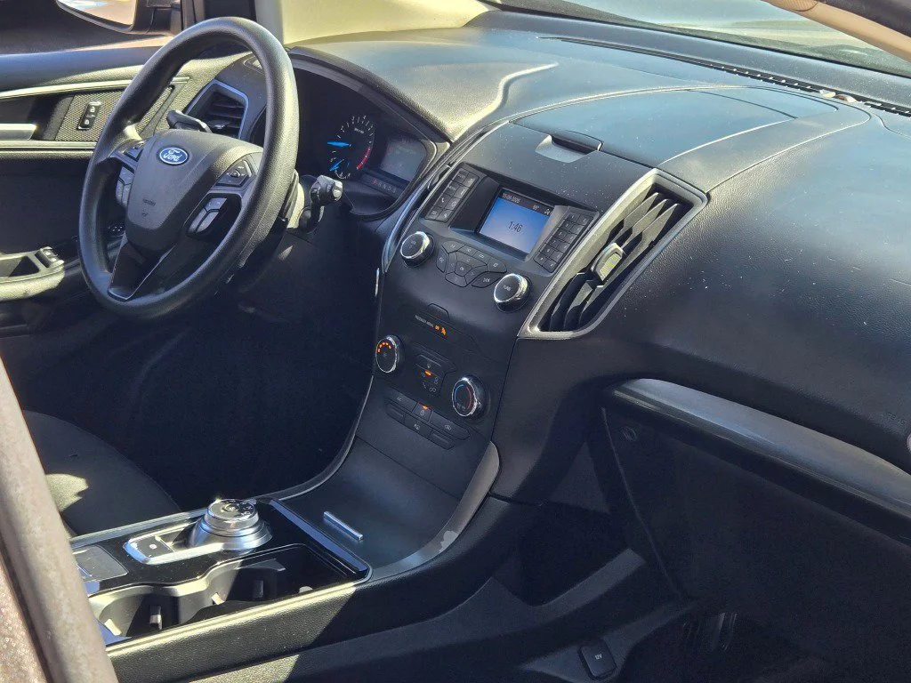Used 2019 Gray Ford SE image 3