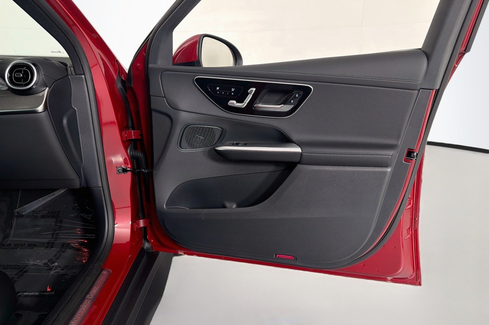 New 2026 MANUFAKTUR Patagonia Red Metallic Mercedes-Benz GLC 300 4MATIC® SUV image 23