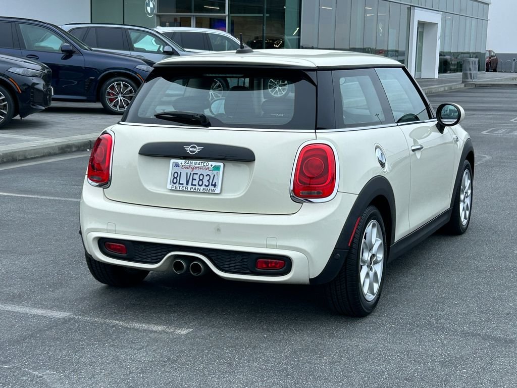 Used 2019 Pepper White MINI Classic image 5