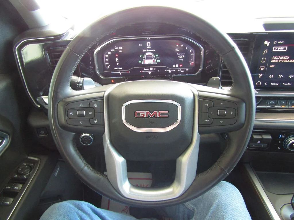 Used 2024 White GMC SLT image 32