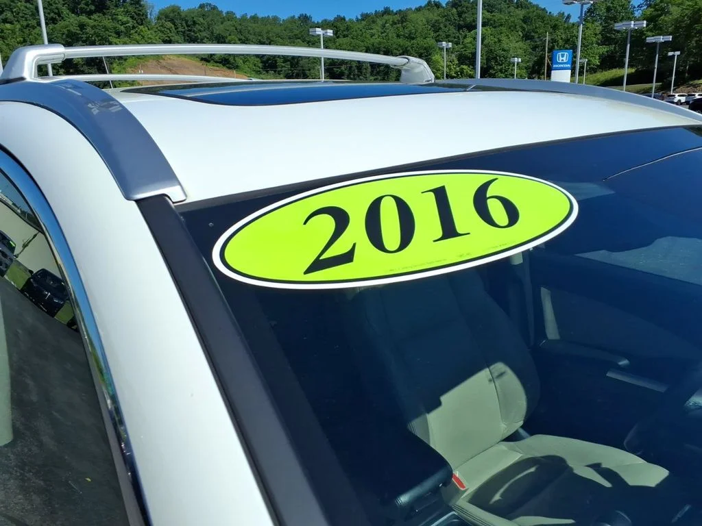 Used 2016 White Honda Touring image 30