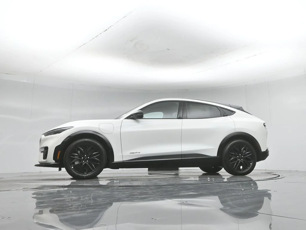 New 2026 Star White Metallic Tri-coat Ford Premium image 50