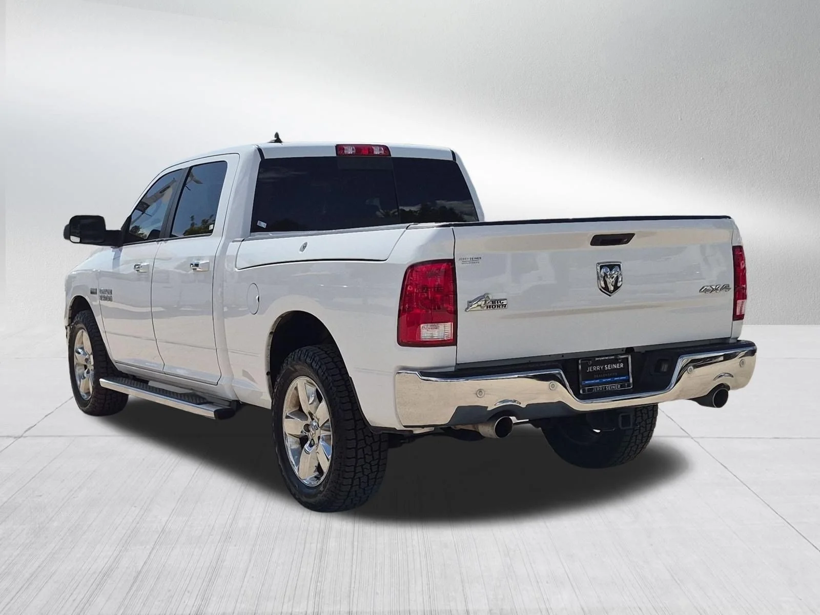 Used 2016 Bright White Clearcoat Ram Big Horn image 4