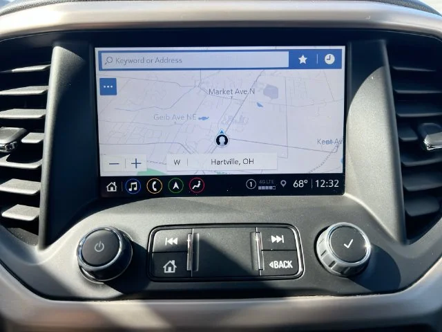Used 2023 Silver GMC Denali image 23