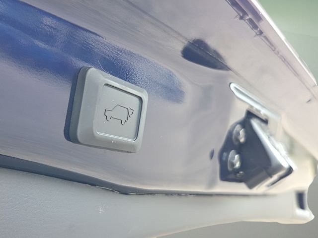 Used 2023  Toyota XLE image 15