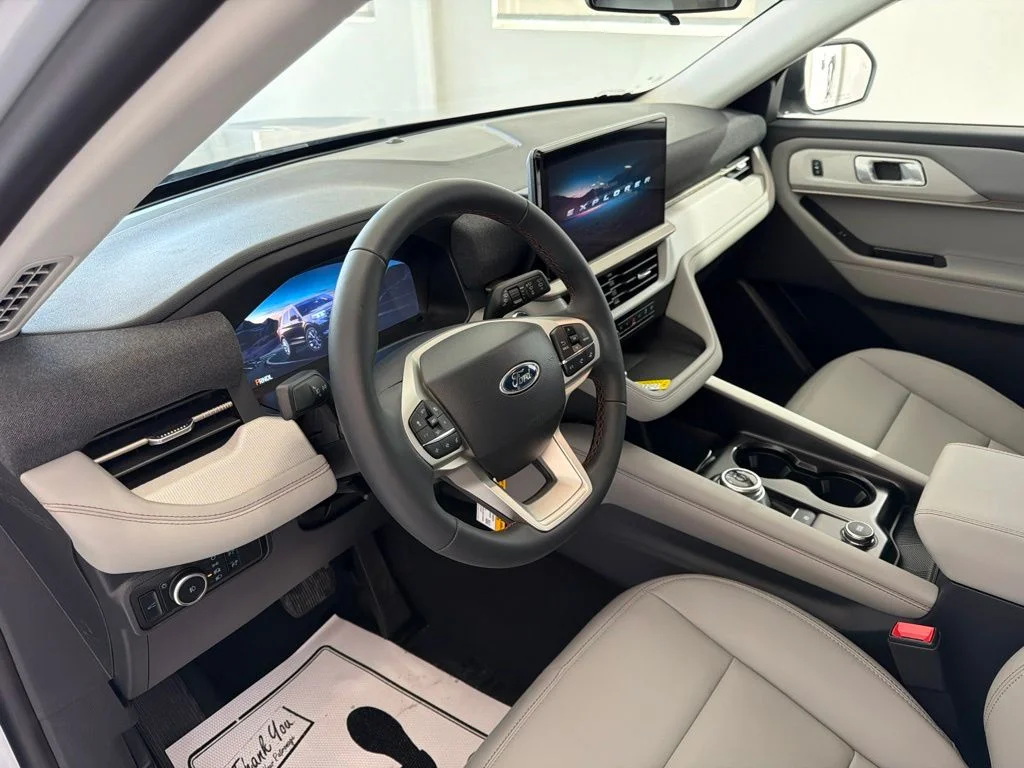 New 2026 Space White Metallic Ford Active image 12