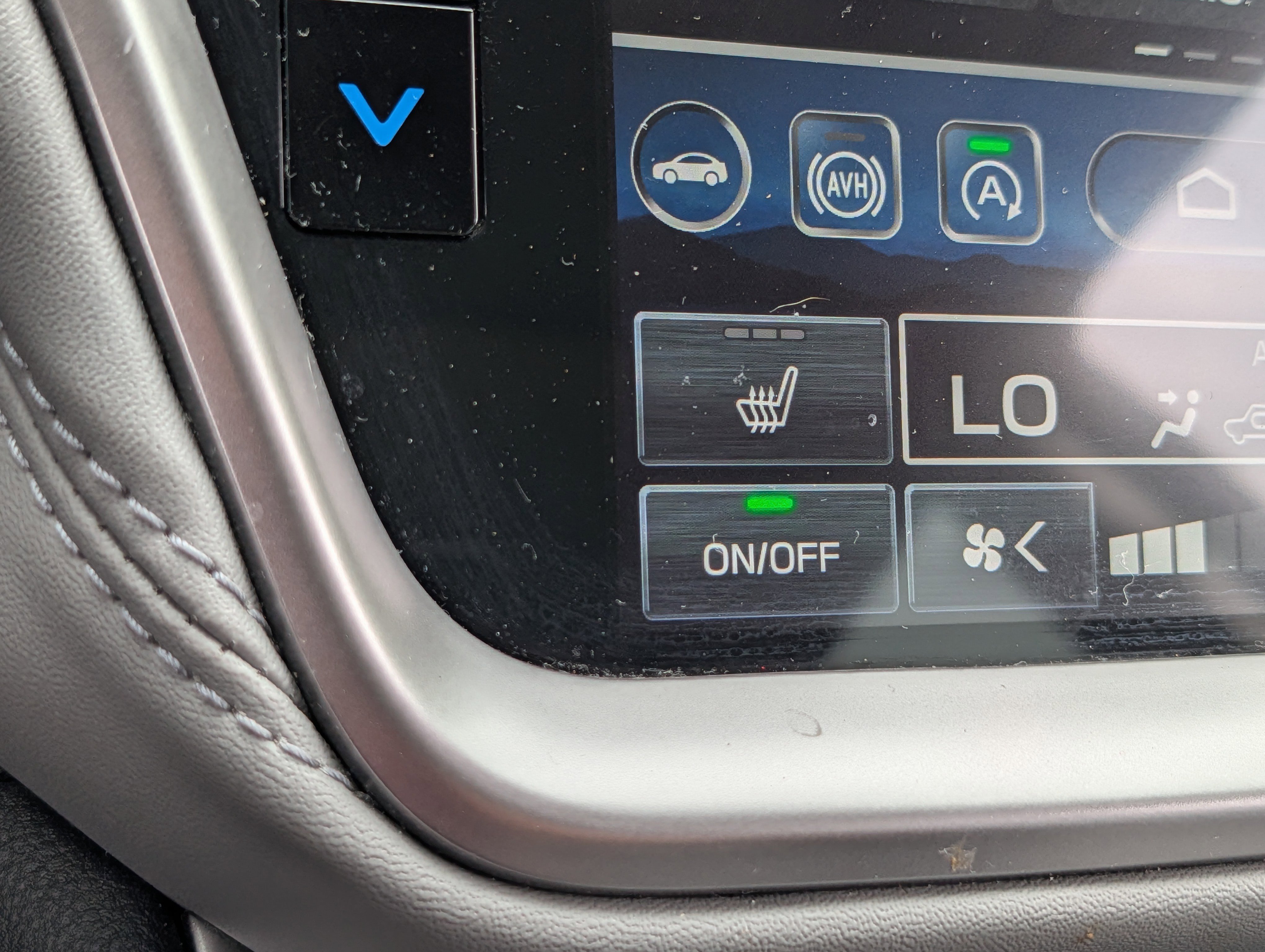 Used 2025 Cosmic Blue Pearl Subaru Premium image 28