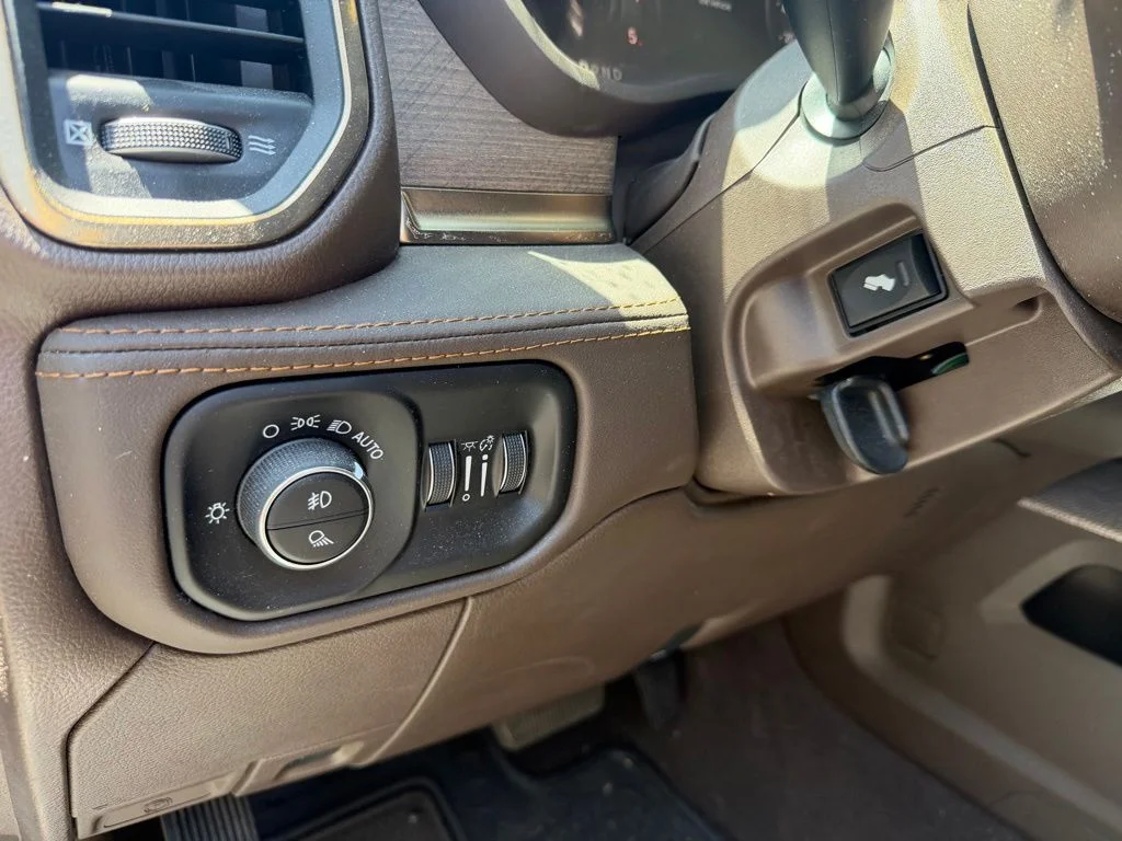 Used 2025 White Ram Limited image 19