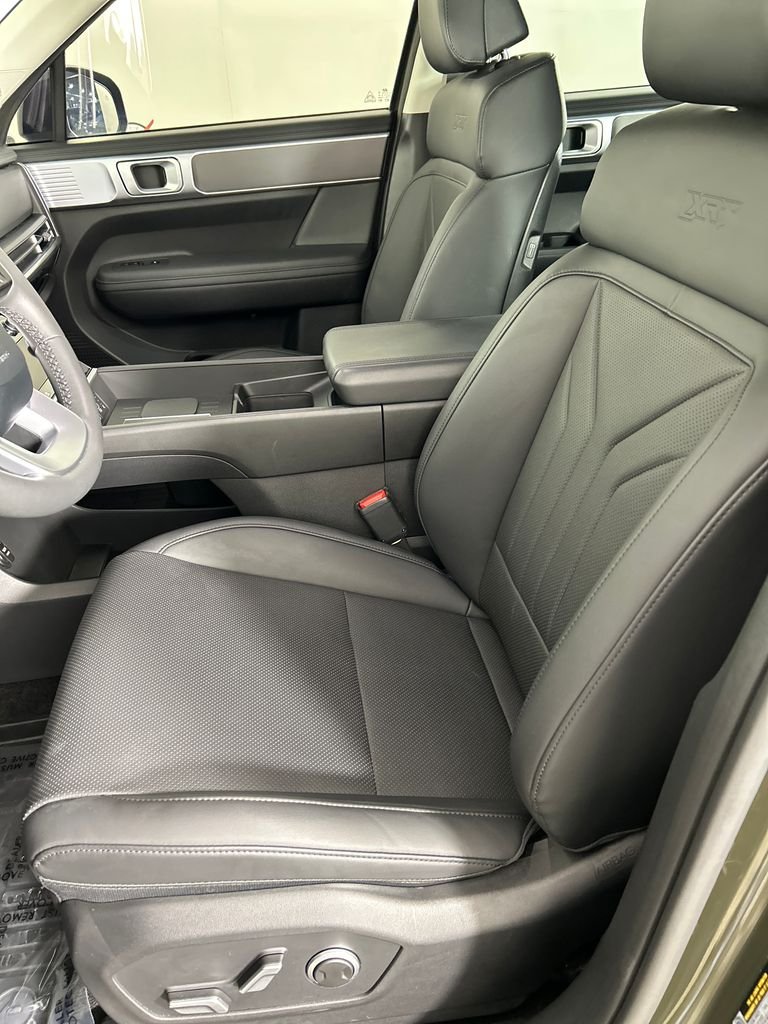 Certified Used 2025 Green Hyundai XRT image 13