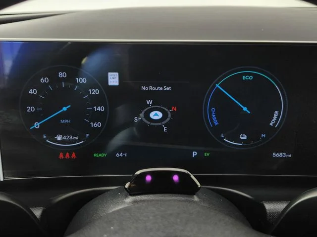 Used 2025 Gray Hyundai SEL Convenience image 16