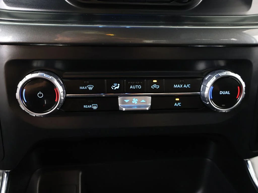 Used 2023 Oxford White Ford XLT image 48