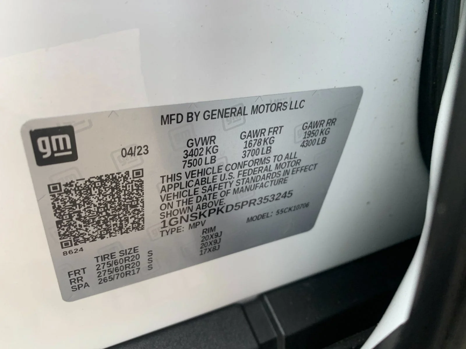 Used 2023 Summit White Chevrolet Z71 image 32
