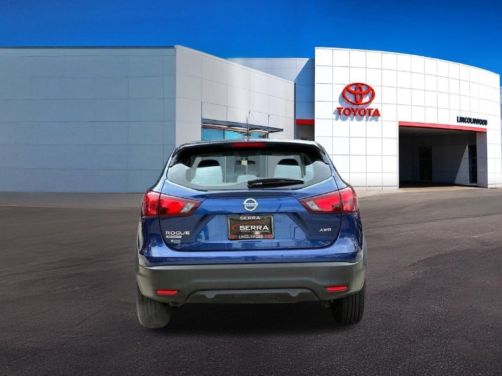 Used 2019 Blue Nissan S image 8
