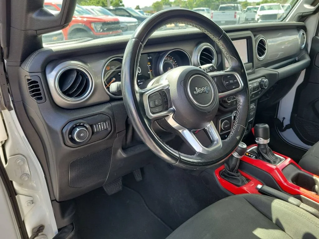 Used 2021 White Jeep Sahara 4x4 image 10