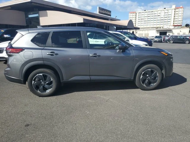 Used 2024 Gray Nissan SV image 7