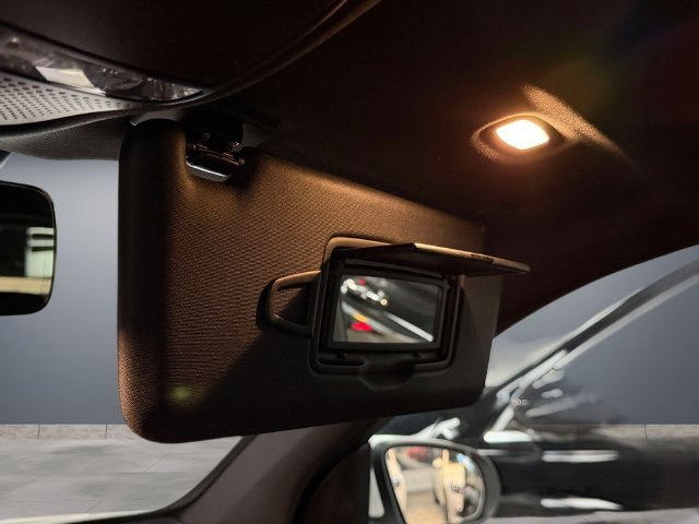 Certified Used 2022  Mercedes-Benz GLC 300 image 31