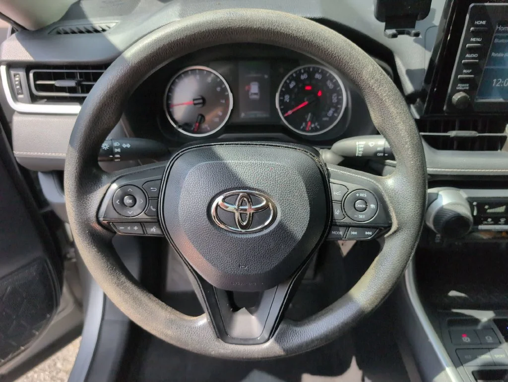 Used 2019 Silver Toyota LE image 13