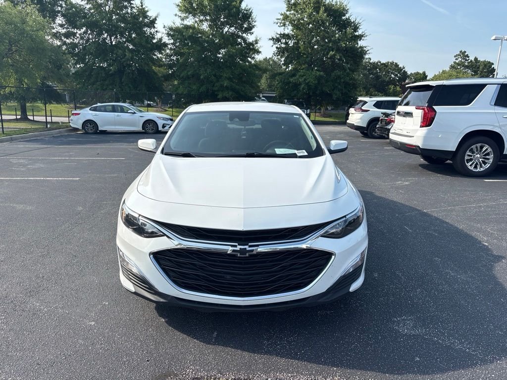 Used 2023 White Chevrolet RS image 9