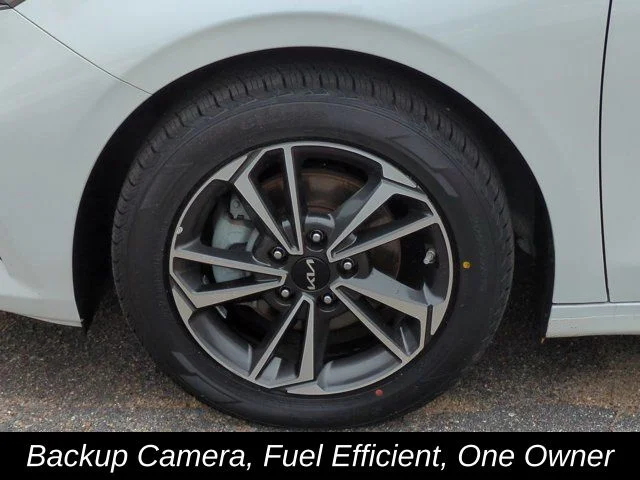 Certified Used 2024 White Kia LXS image 11