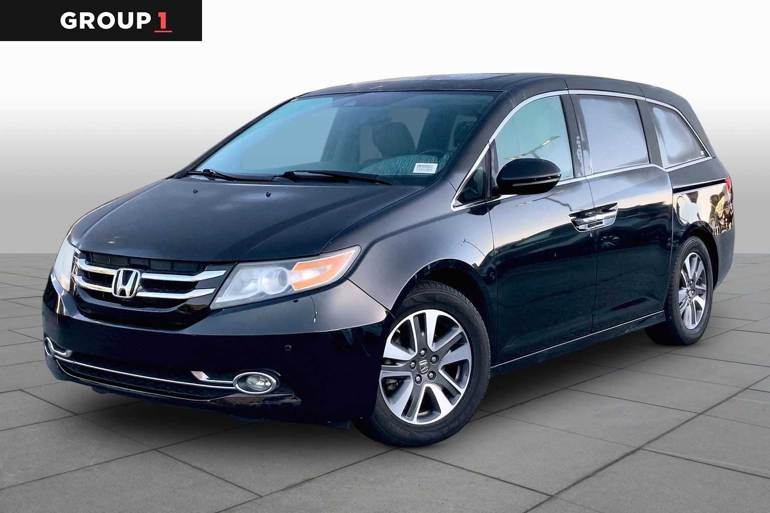 2014 Honda Odyssey Touring's photo