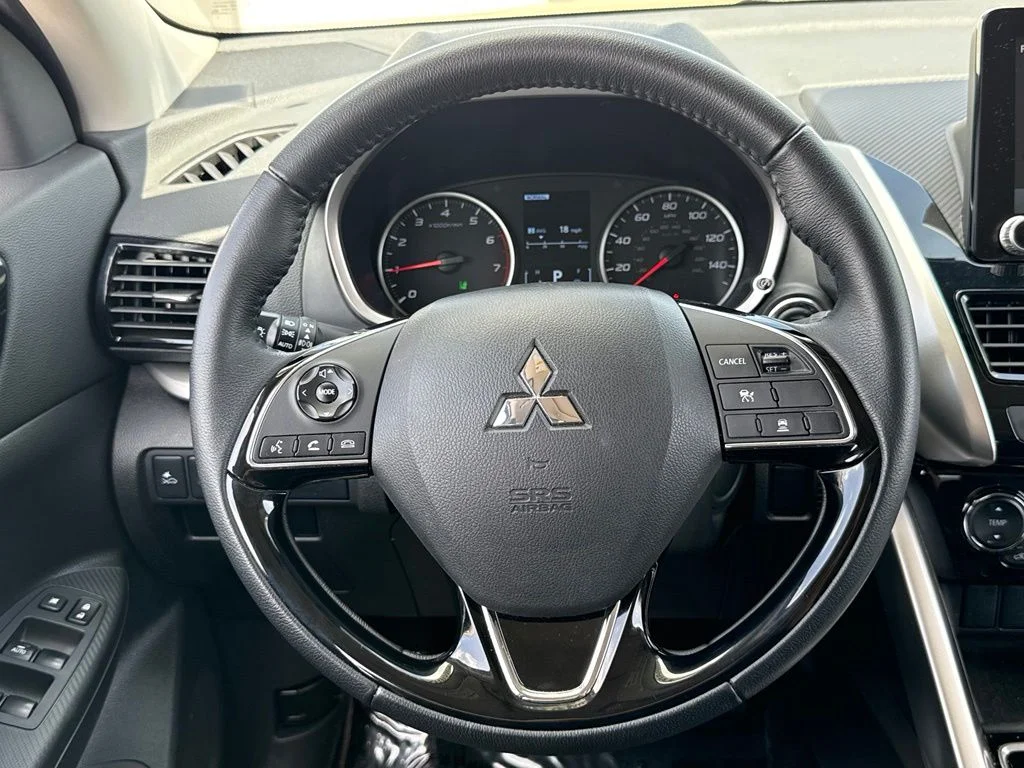 Used 2024 Blue Mitsubishi SE image 16