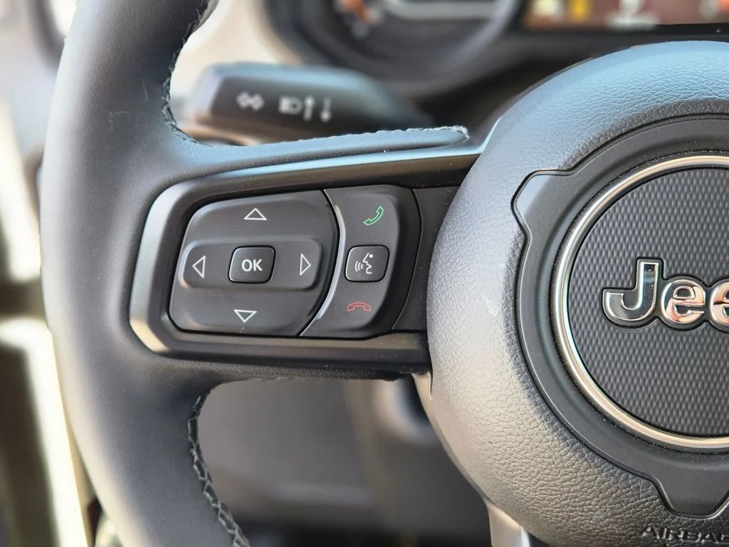 Used 2026 Green Jeep Sport S image 27
