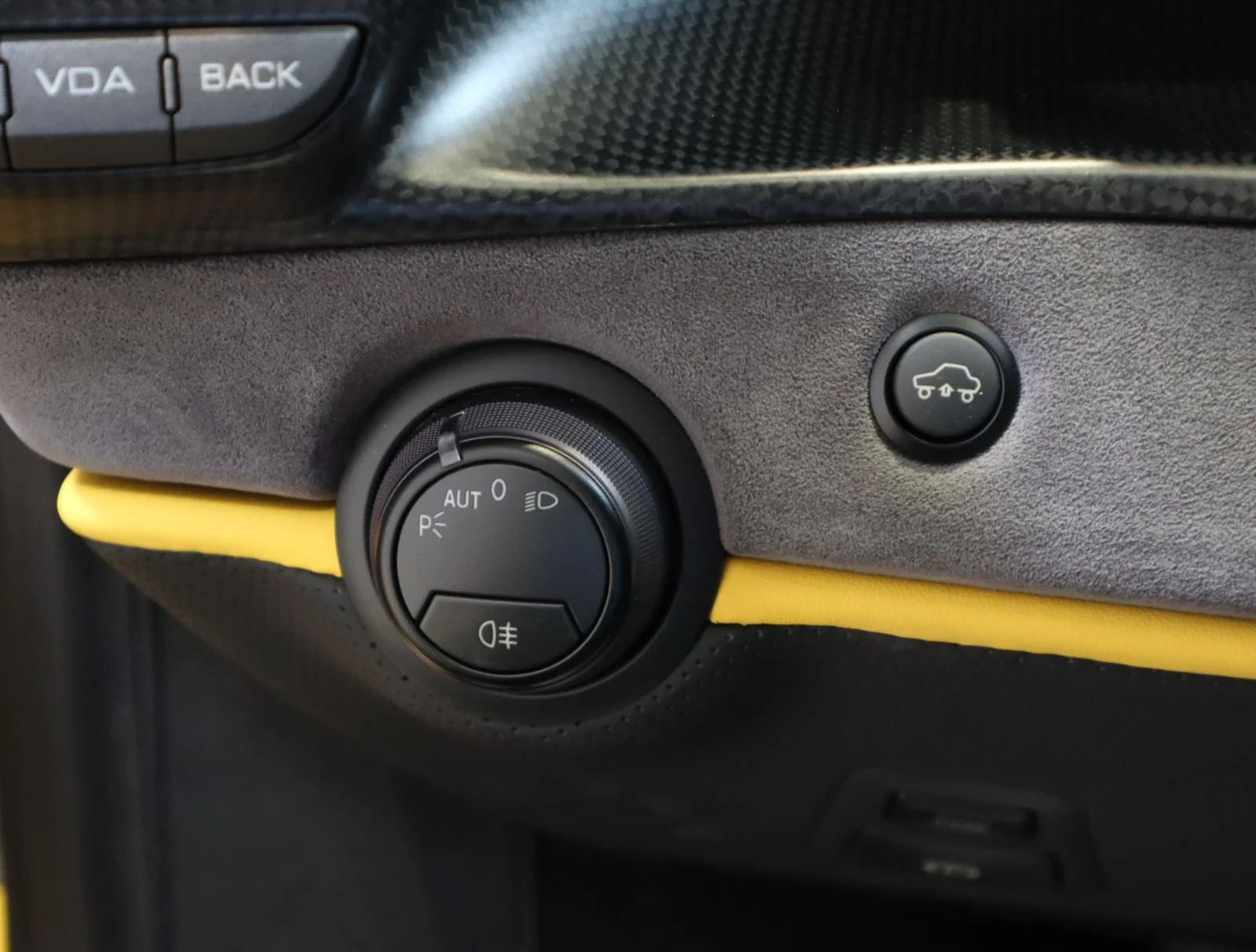 Used 2019 Giallo Modena Ferrari Coupe image 30