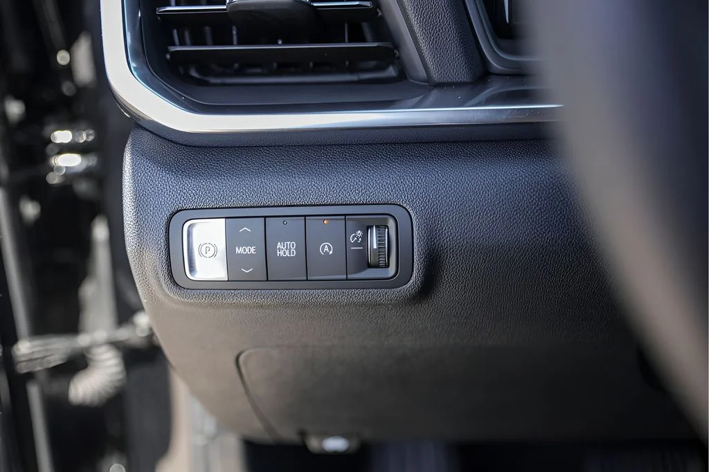 Used 2026 Black GMC Elevation image 18