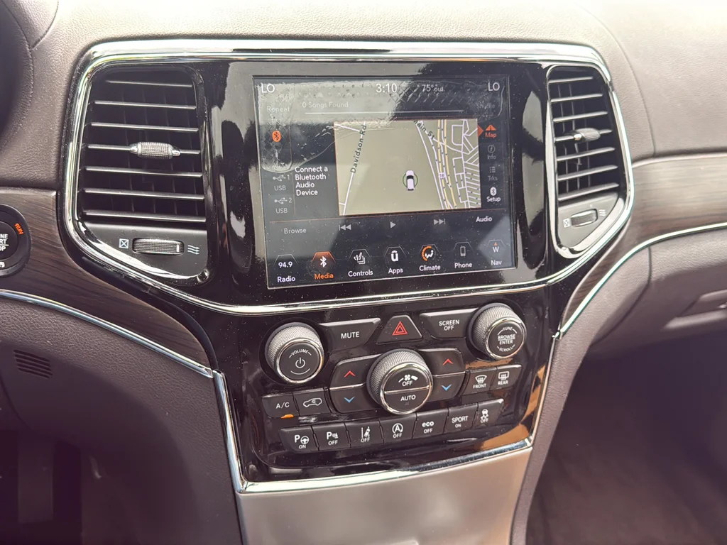 Used 2019 Off-white Jeep Overland image 20