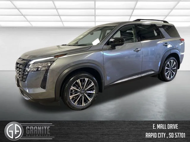 2026 Nissan Pathfinder Platinum 4WD's photo