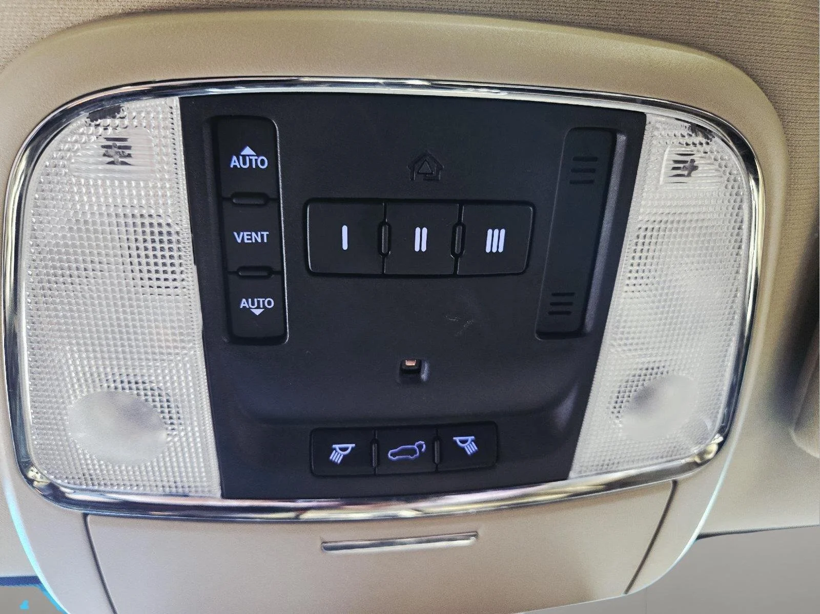 Used 2015 Bright White Clearcoat Jeep Limited image 42