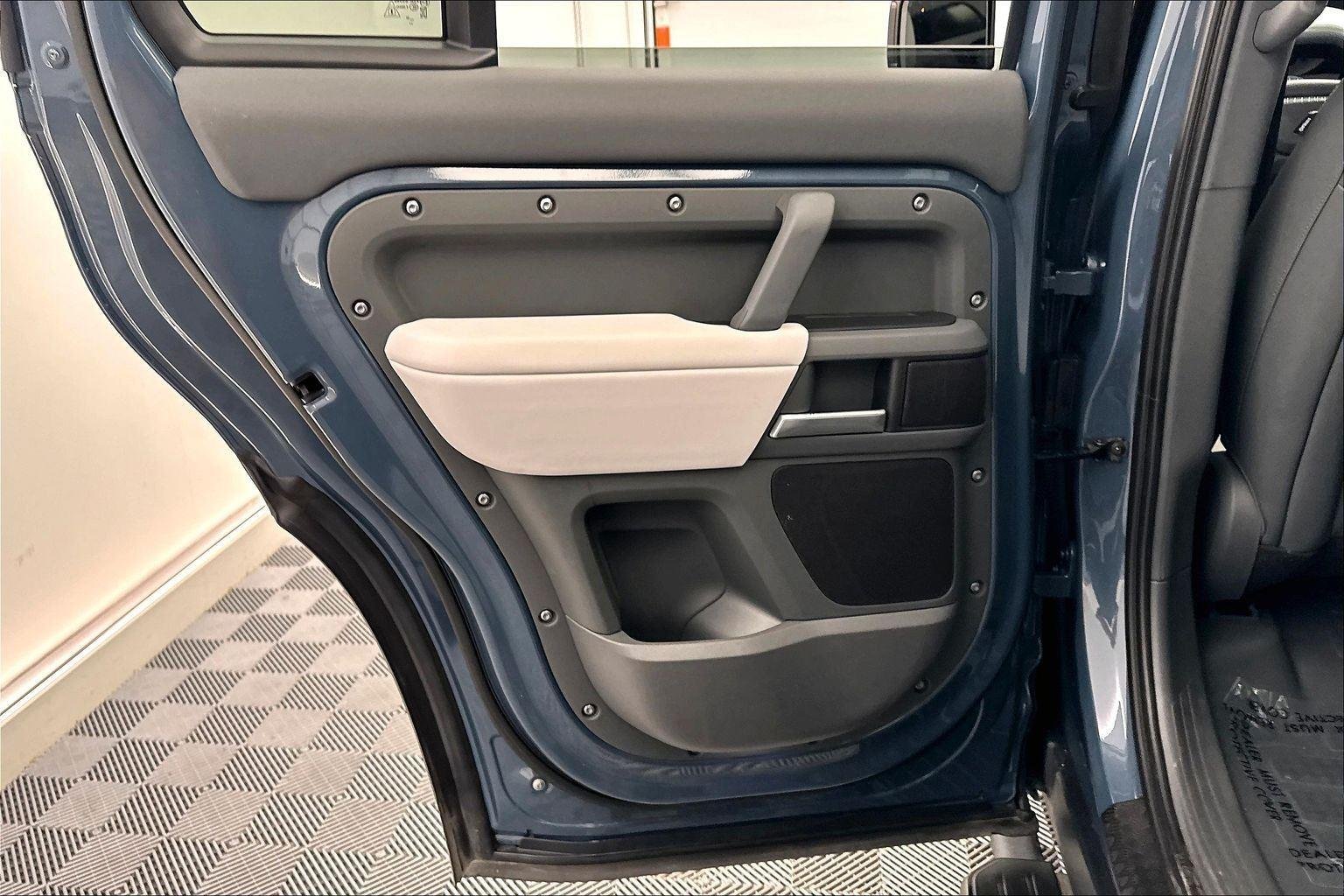 Used 2025 Tasman Blue Metallic Land Rover S image 22