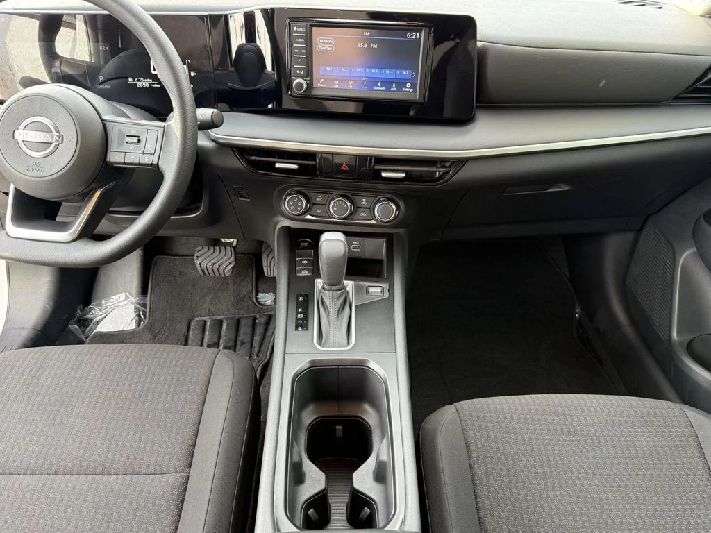 Used 2025 White Nissan S image 18