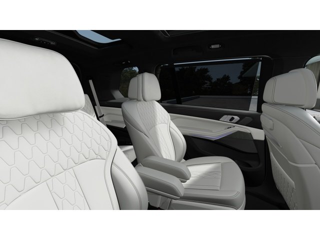 New 2027 White BMW X7 40i image 12