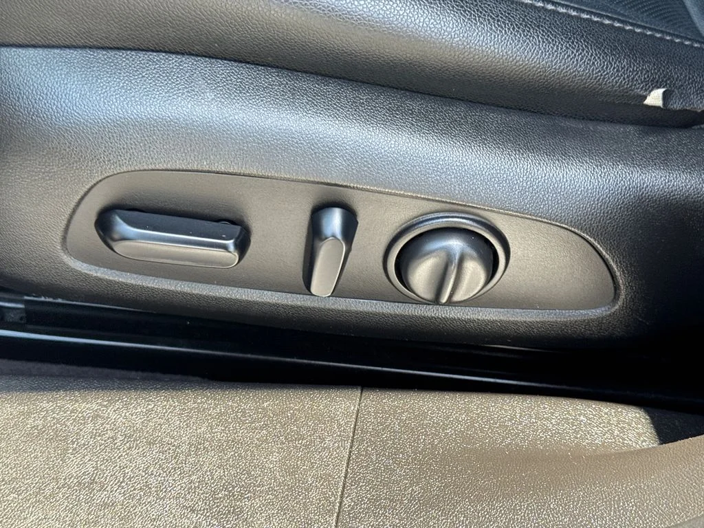 Used 2018 Gray Chevrolet Premier image 26