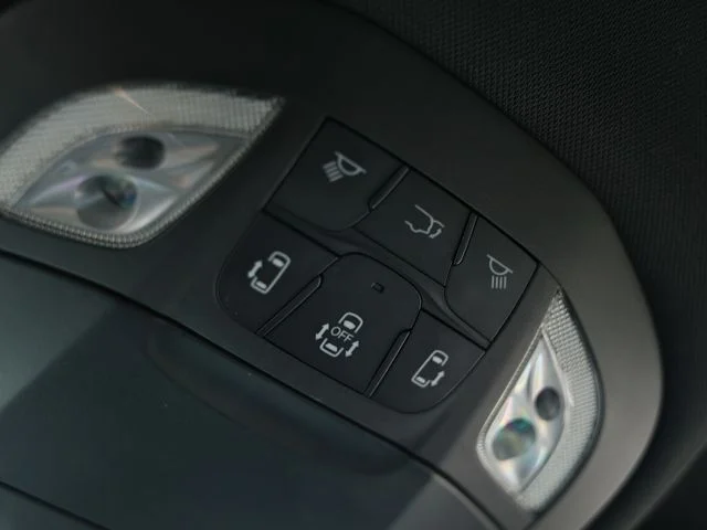 Used 2025 Red Hot Pearlcoat Chrysler Select image 40
