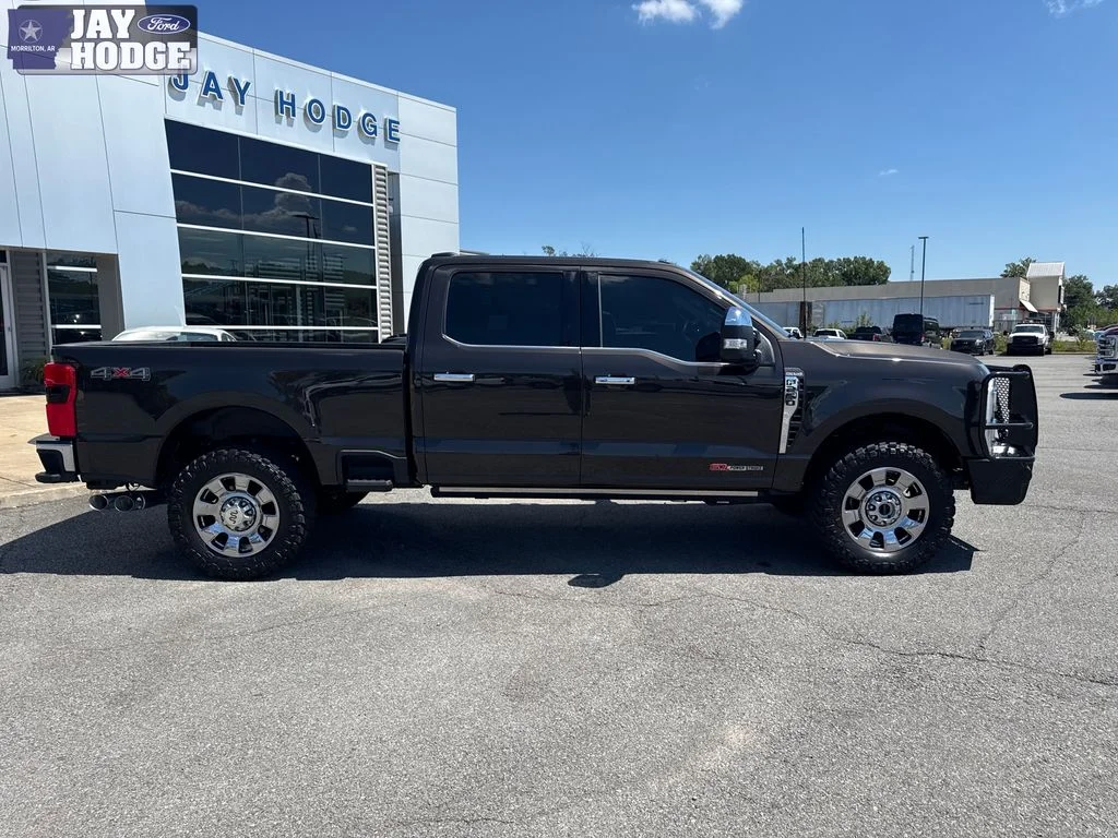 Certified Used 2025 Bronze Metallic Ford King Ranch image 9