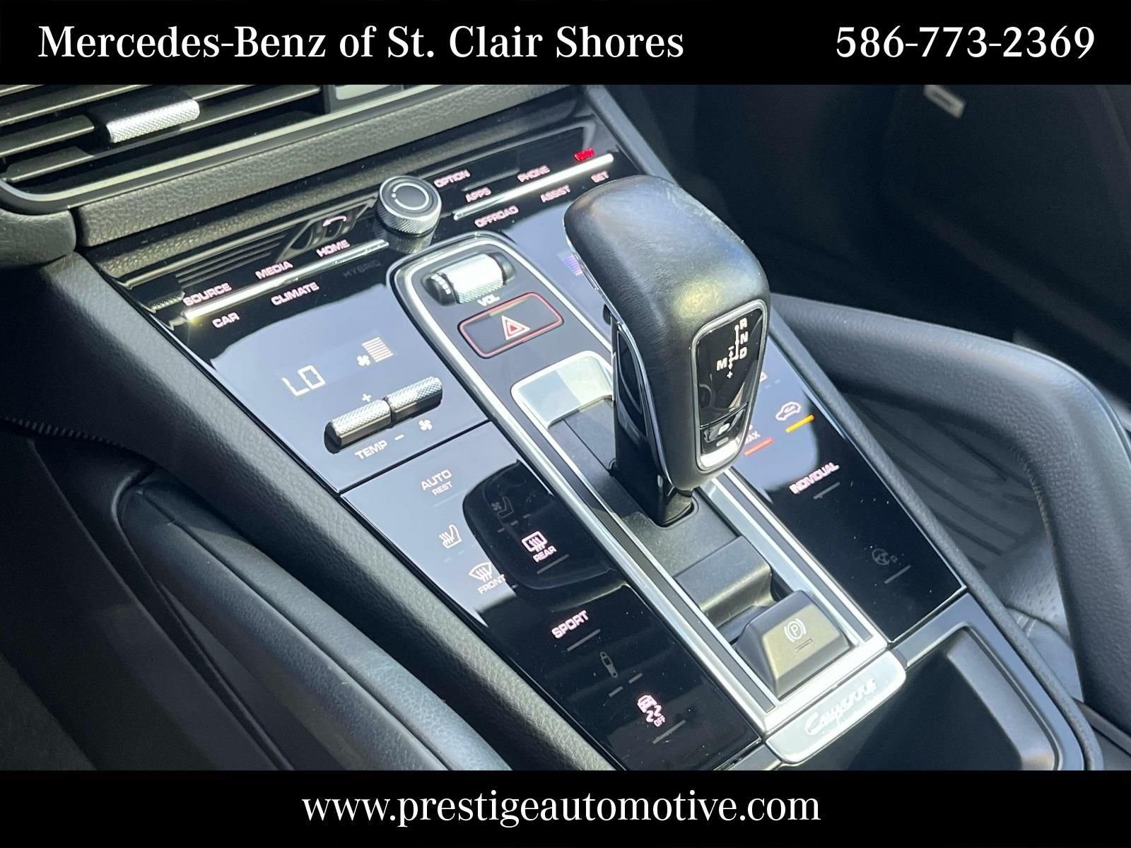 Used 2021 White Porsche Base image 29