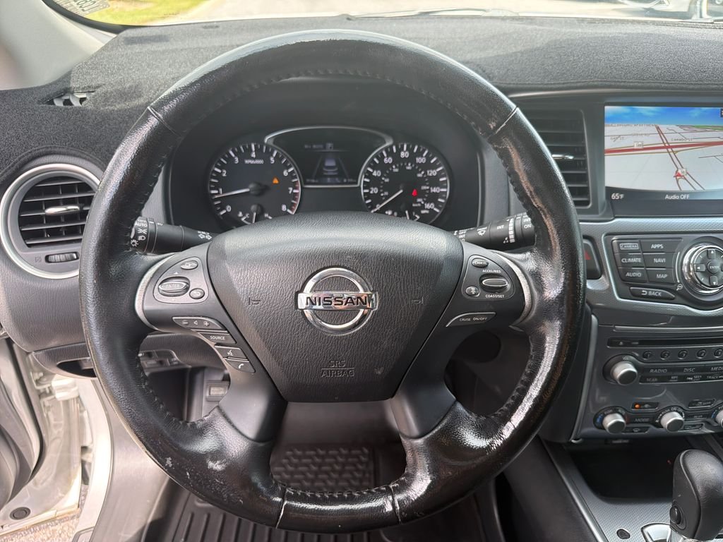 Used 2020 Silver Nissan SL image 33