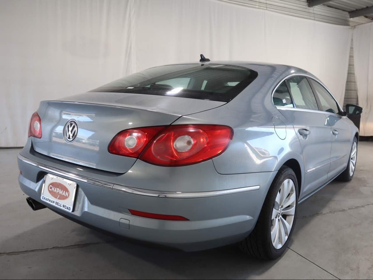 Used 2009 Reflex Silver Metallic Volkswagen Sport image 4