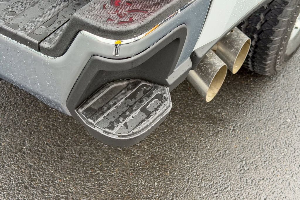 New 2026 Oxford White Ford F-250® XLT image 11
