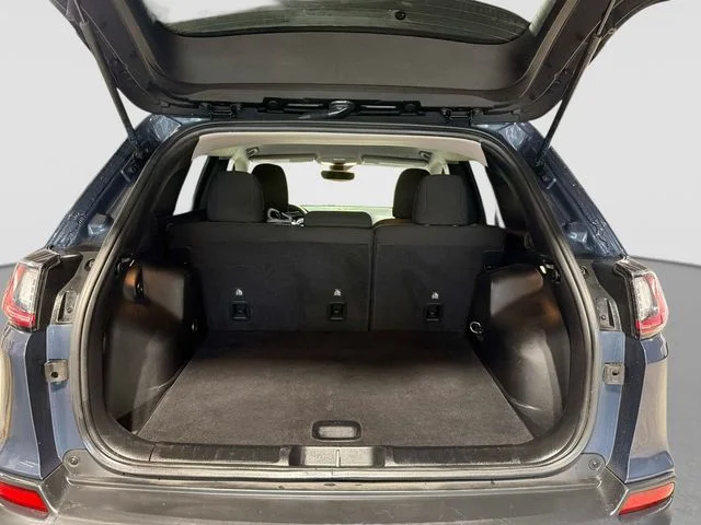 Used 2021 Blue Jeep Latitude image 12
