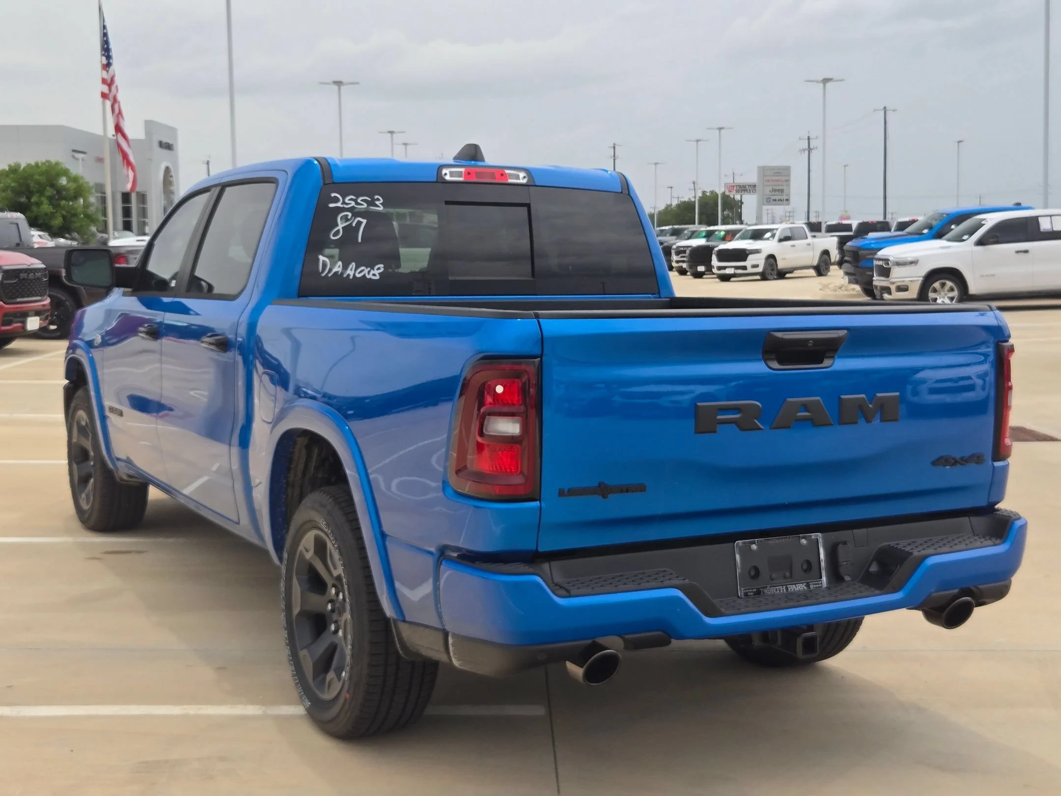 New 2026 Hydro Blue Pearl-Coat Exterior Paint RAM Big Horn/Lone Star image 5