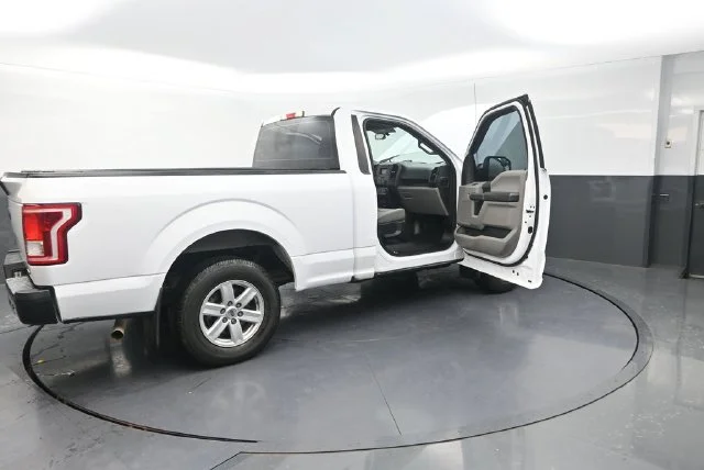 Used 2016 White Ford XL image 41