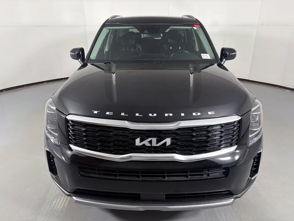 Used 2022 Black Kia S image 3