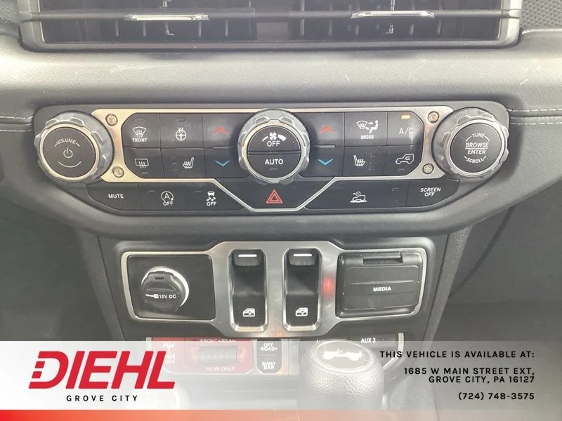 Used 2024 Gray Jeep Rubicon image 22