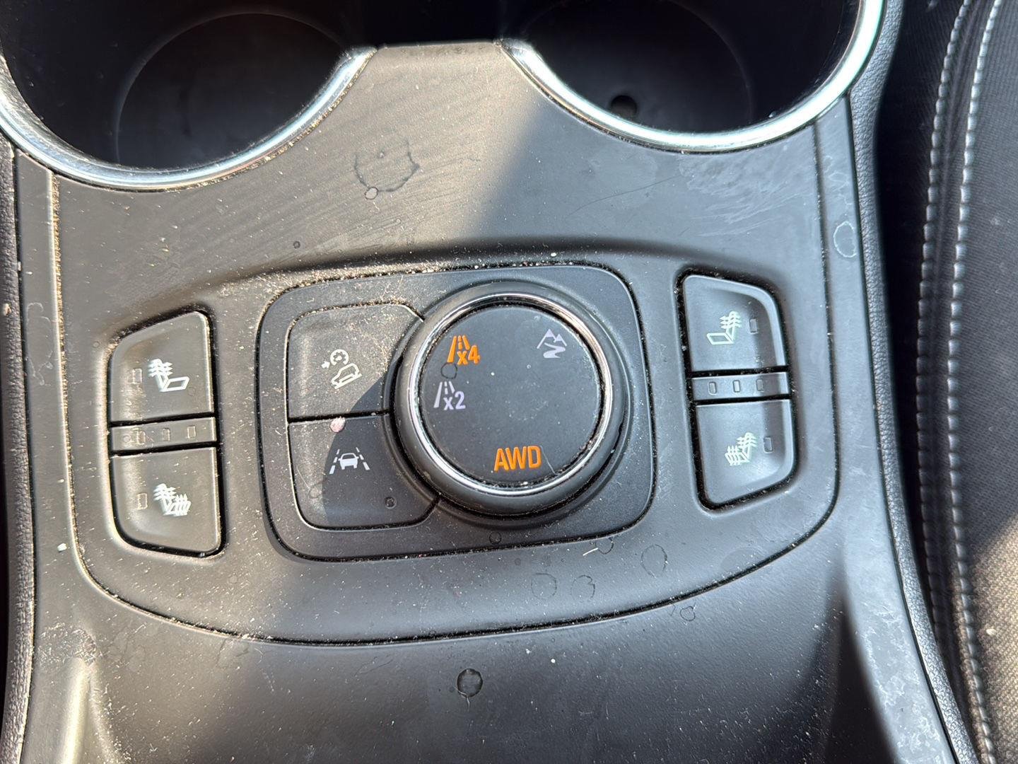 Used 2022 Summit White GMC SLE image 13
