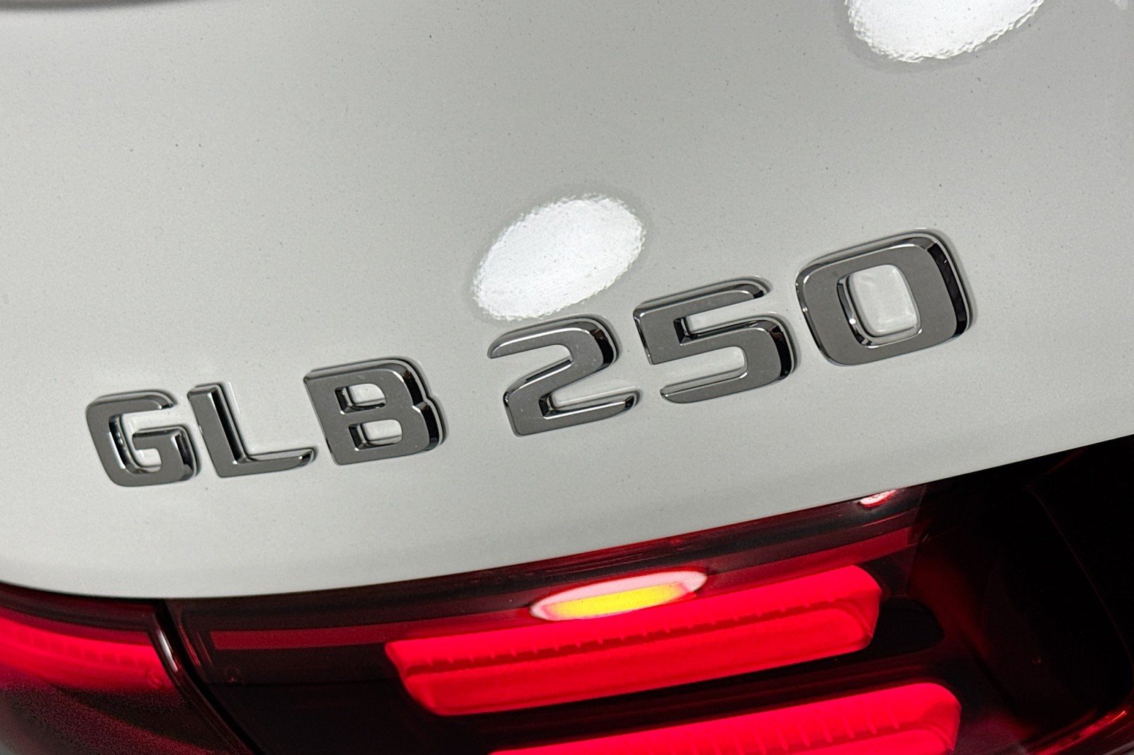 Certified Used 2026 Polar White Mercedes-Benz GLB 250 image 10